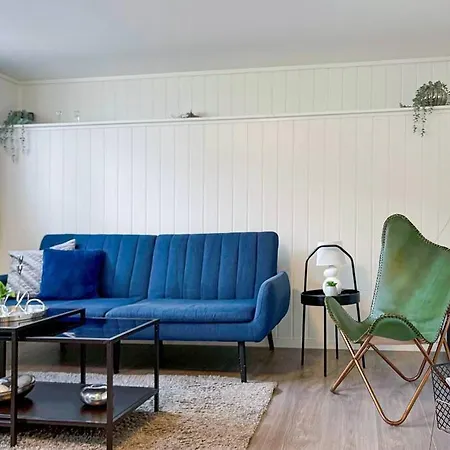 4 By Sidd Apartment *